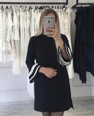 Kollar İspanyol Siyah Beyaz Çizgi Detaylıı Mini Elbise - SİYAH